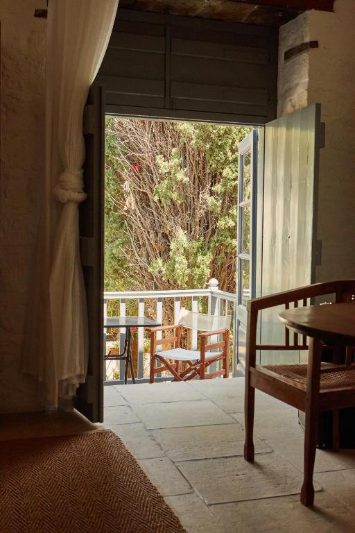 Bratsera Boutique Hotel - 8