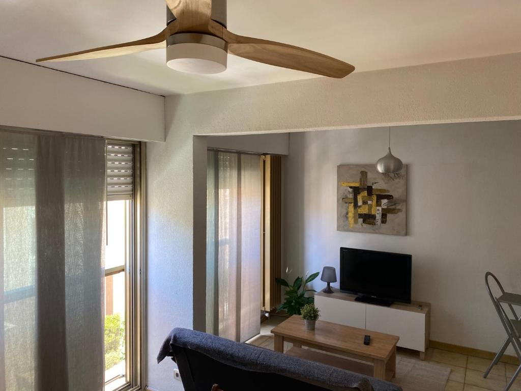T1 résidence privée bien situé,piscine,tennis,parking