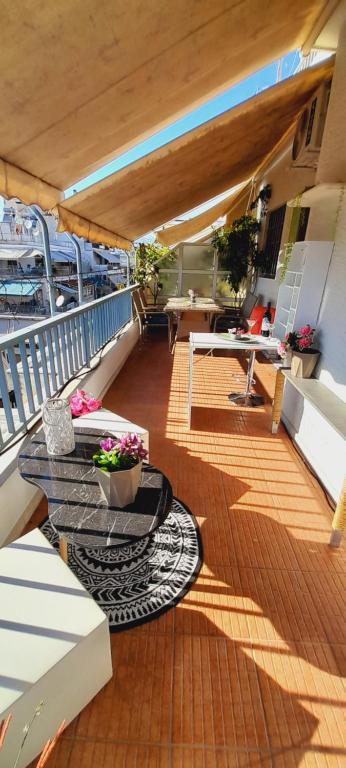 v&k rooftop apartment in the center of Athens