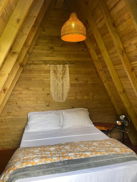 Voodi või voodid majutusasutuse ALMAH GLAMPING toas