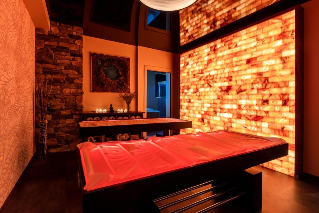 Postel nebo postele na pokoji v ubytování Boutique Hotel Villa Sostaga