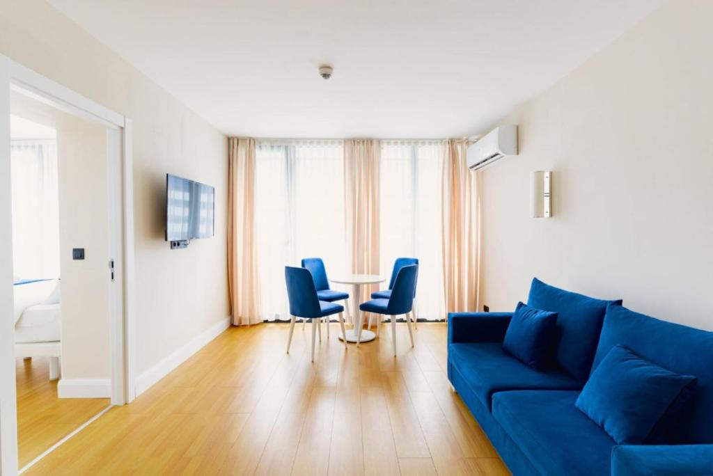 Setusvæði á Opulent Sea View Aparthotel in Orbi City Batumi