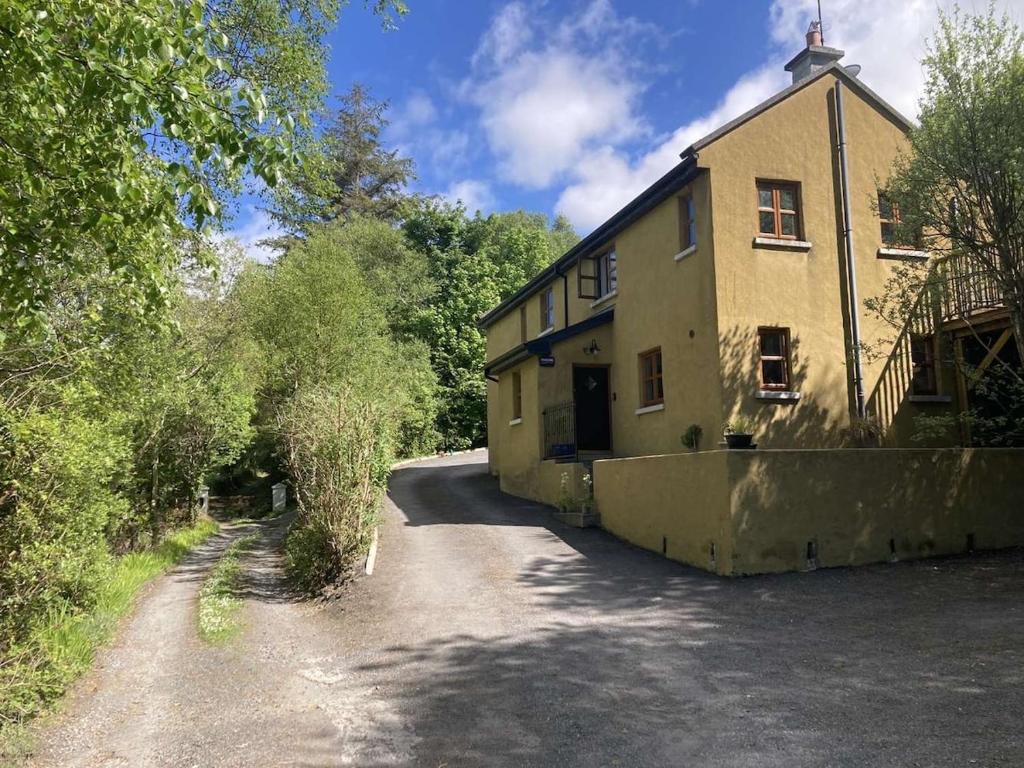 Το κτήριο όπου στεγάζεται  το διαμέρισμα