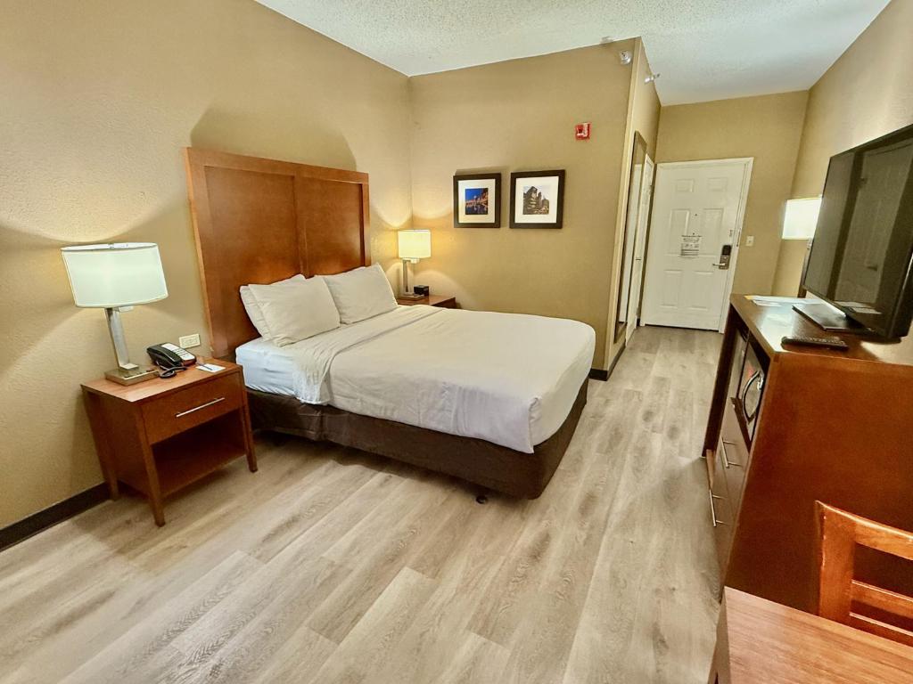 Comfort Inn Gurnee near Six Flags photo