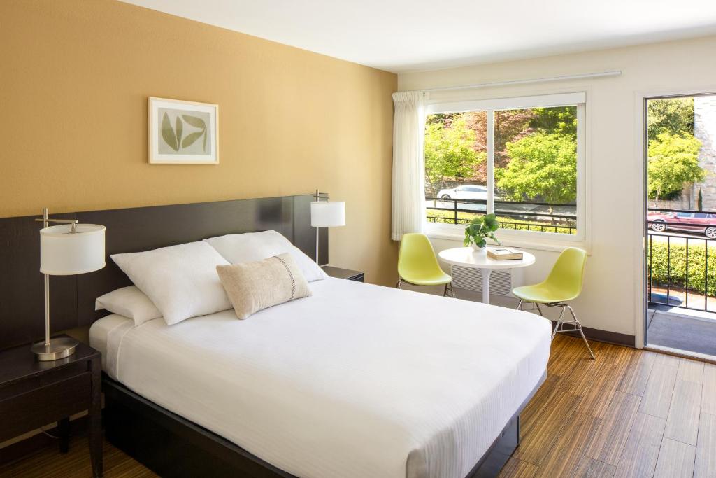 Park Lane Suites & Inn photo