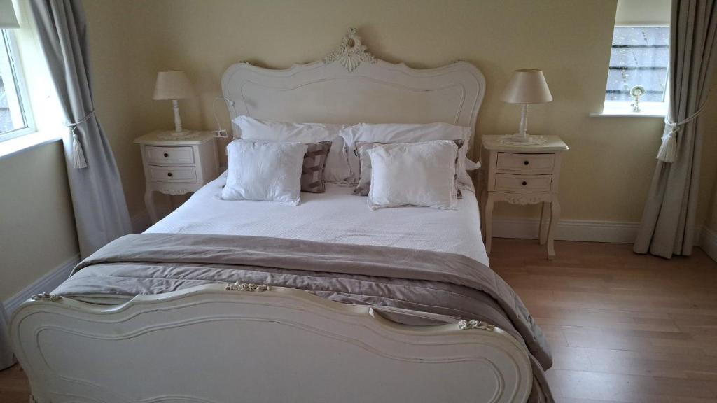 Postel nebo postele na pokoji v ubytování Deeside Manor