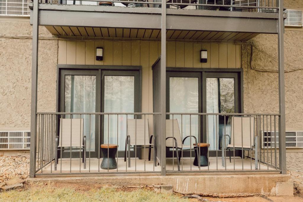 Tremont Lodge & Resort photo
