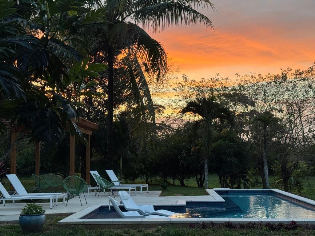 Piscine de l'établissement Yumas Riverfront Lodge ou située à proximité