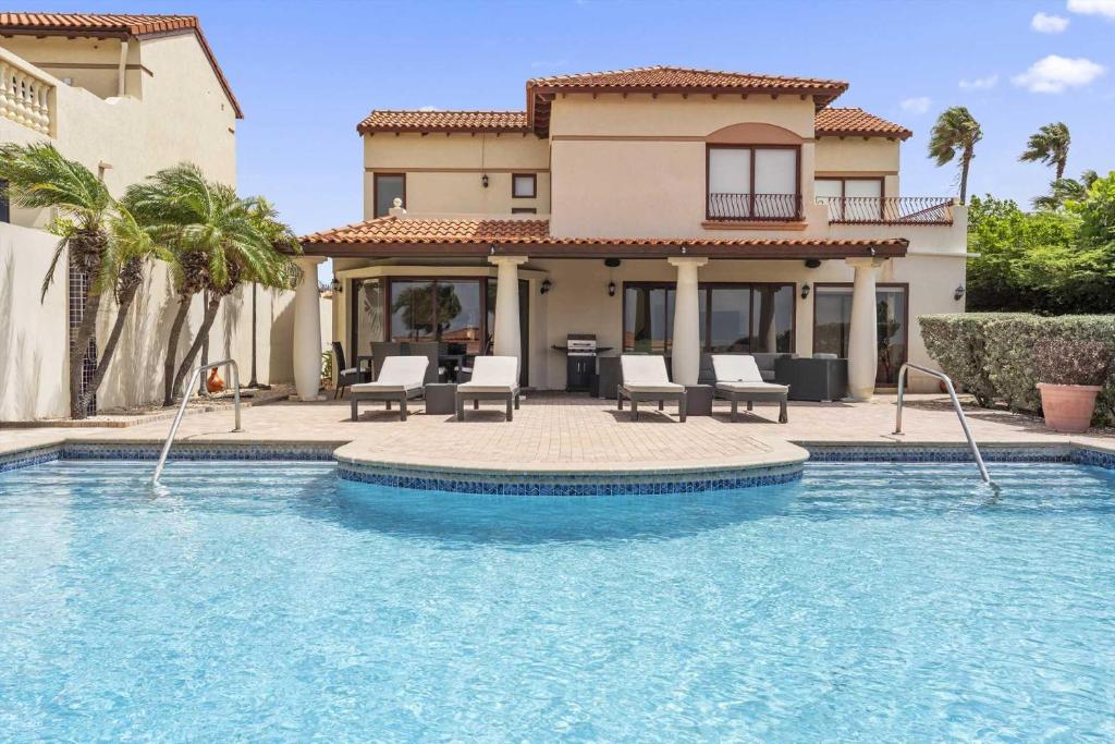 Private Villa with pool- Amazing Views 3BR- CB01