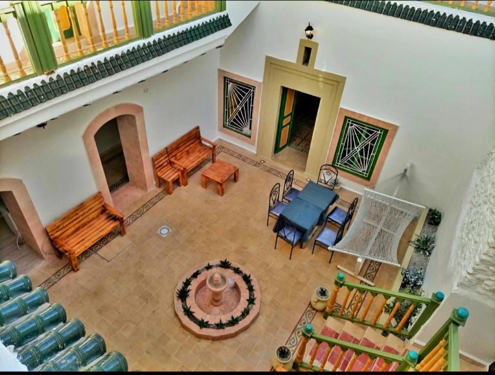 Istumisnurk majutusasutuses Aziz Medina Hotels