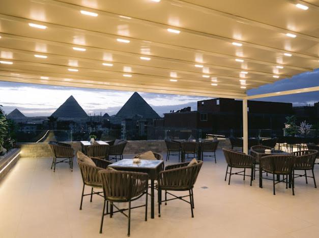 Restaurace v ubytování Tuya pyramids inn