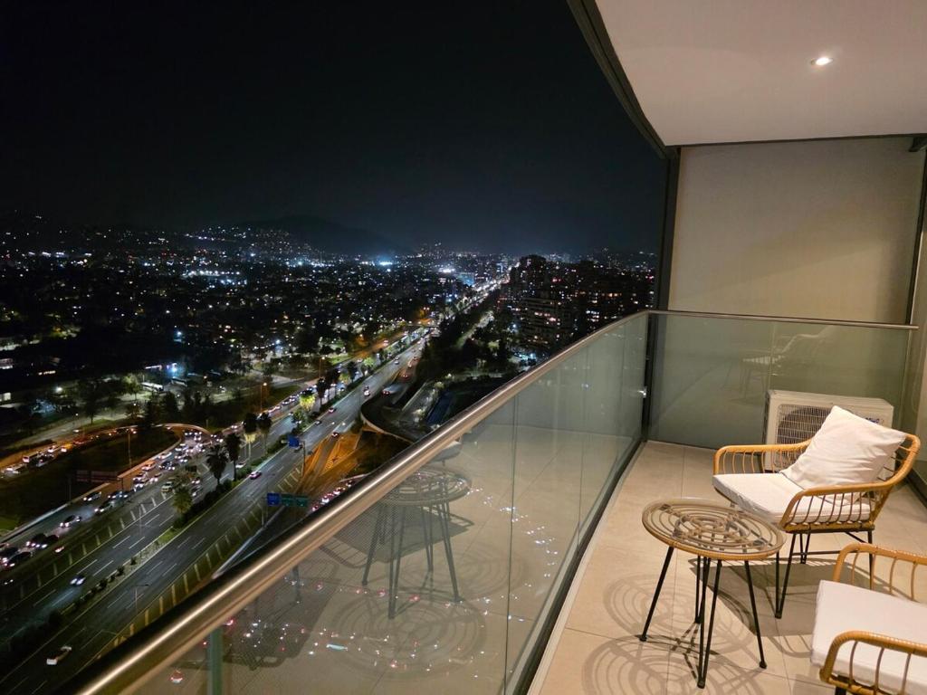 Balkón nebo terasa v ubytování A pasos del Mall Parque Arauco, Vista Maravillosa 2604