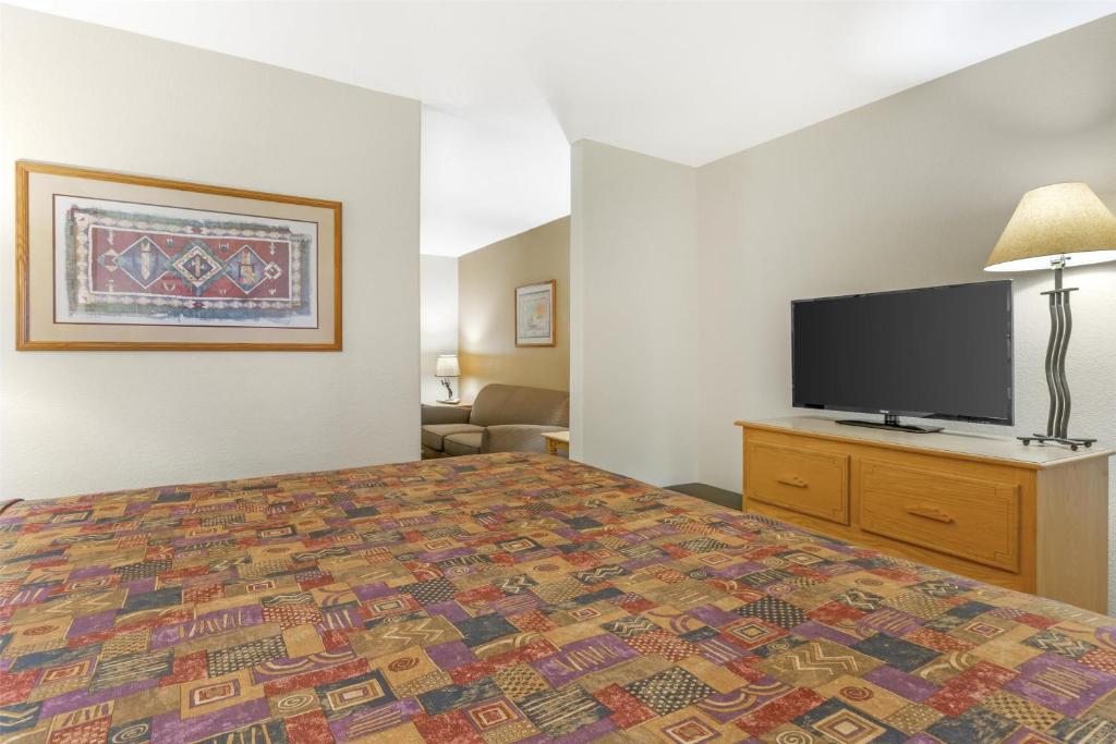 Best Western Gold Canyon Inn & Suites - King Suite With Spa Bath