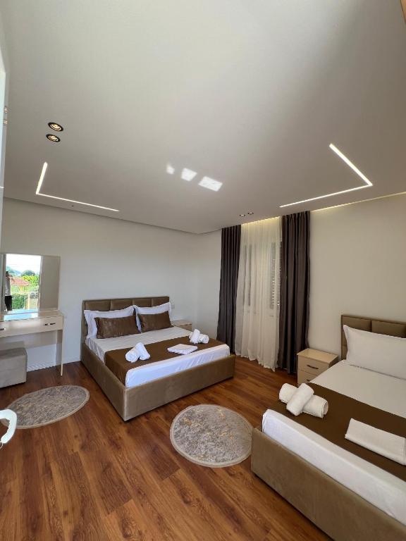 Villa S M