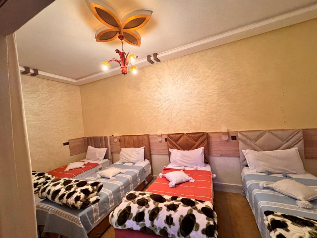 Postel nebo postele na pokoji v ubytování Toubkal home stay