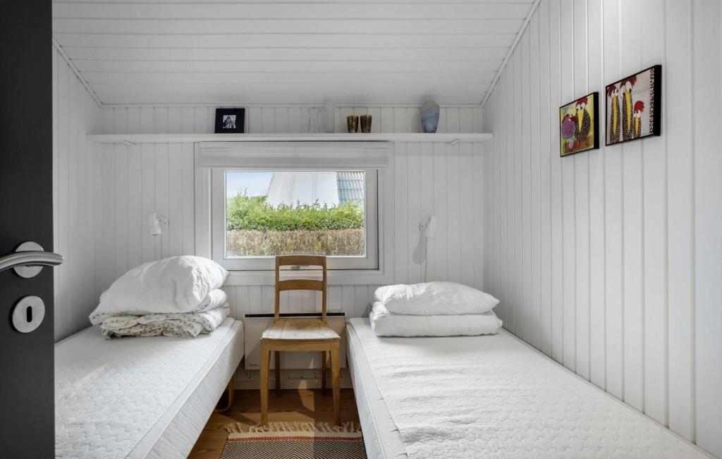 Postel nebo postele na pokoji v ubytování Three-Bedroom Holiday Home In Assens
