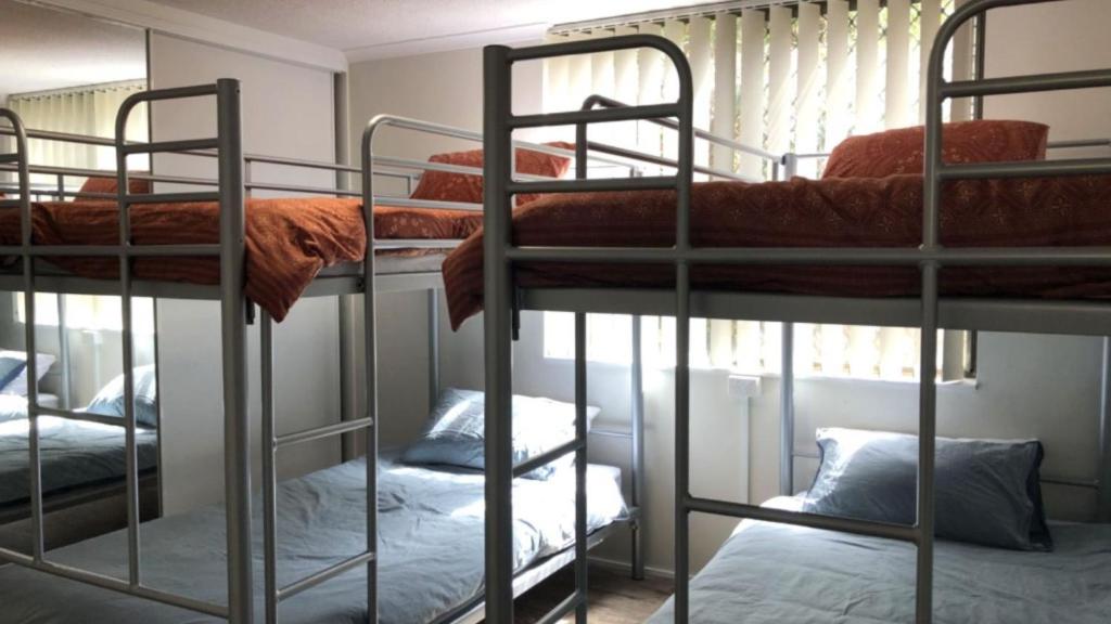 Palanda nebo palandy na pokoji v ubytování Salt Spray Unit 3