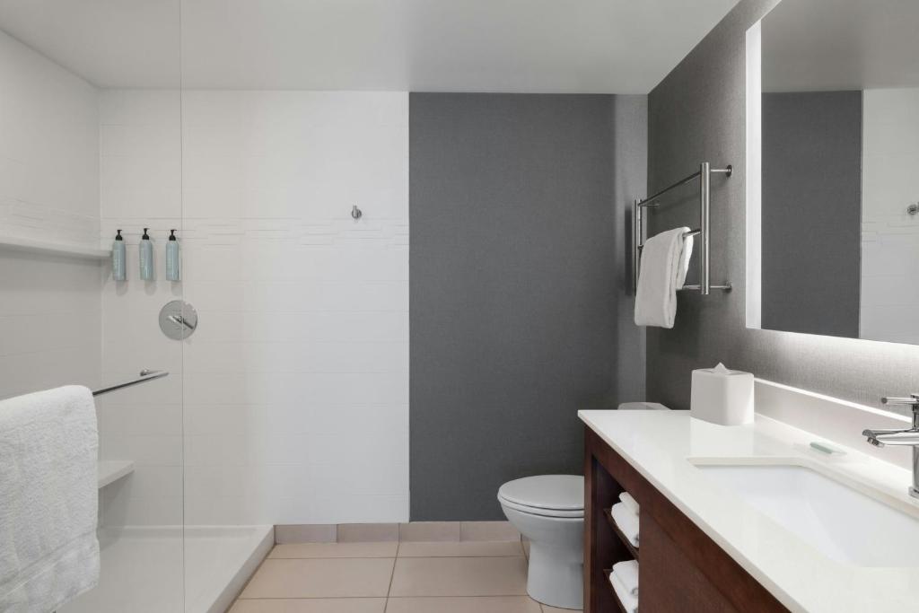 Koupelna v ubytování Residence Inn by Marriott Champaign