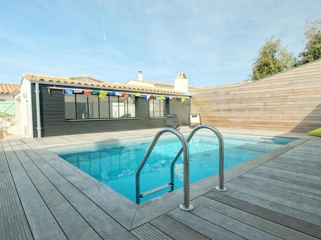 Photo de la galerie de l'établissement Villa à Saint-Martin 11 pers - FR-1-835-8, à Saint-Martin-de-Ré