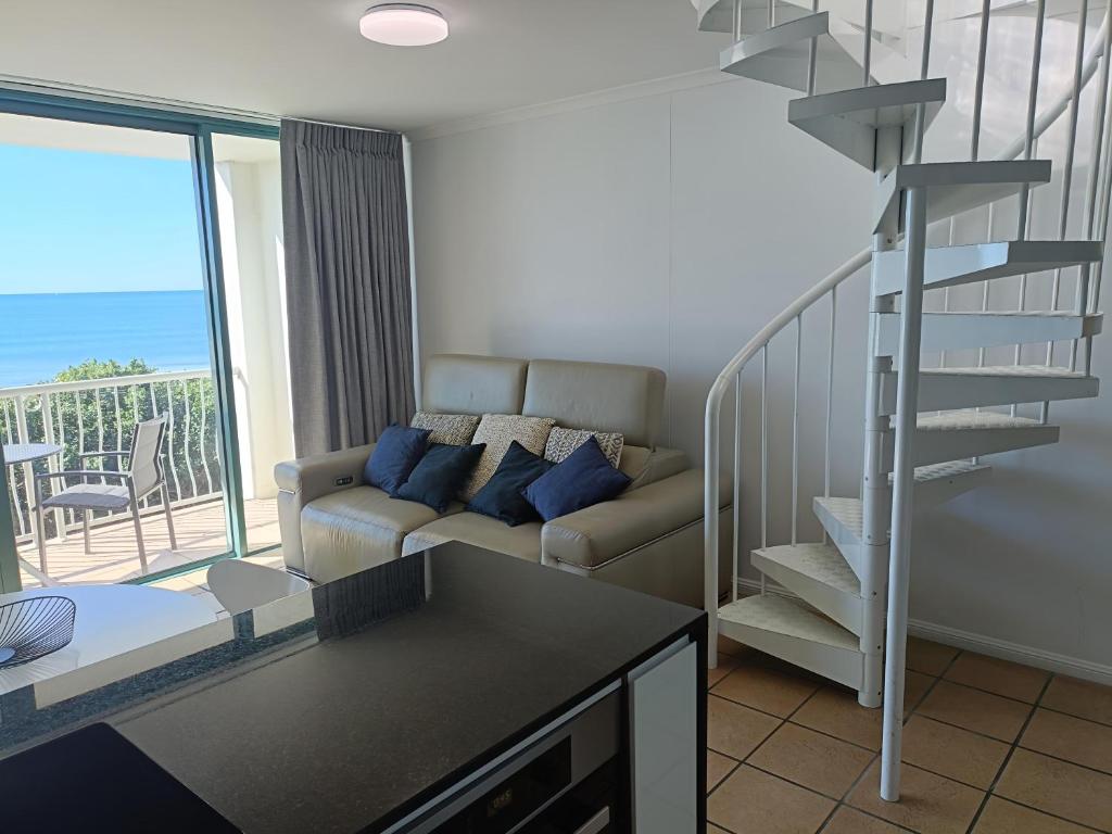 Posezení v ubytování Grand Palais Boolarong Beachside Apartments