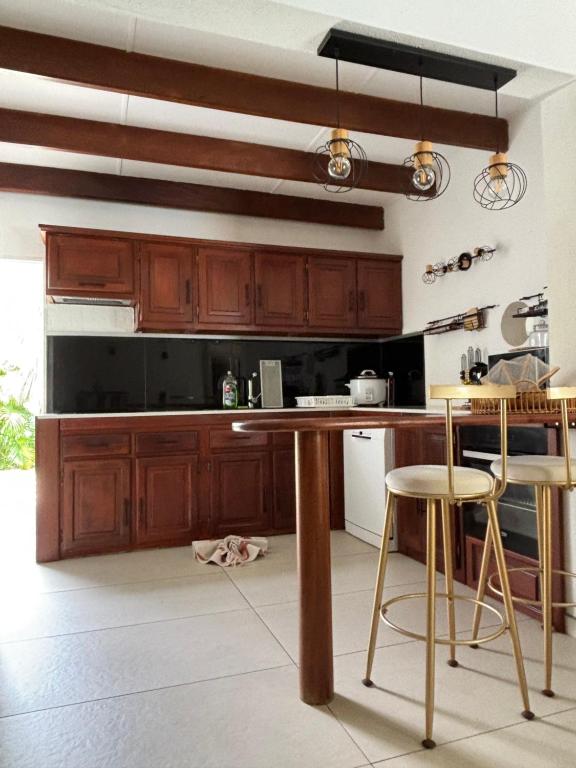 Kuchyň nebo kuchyňský kout v ubytování La Villa Manee