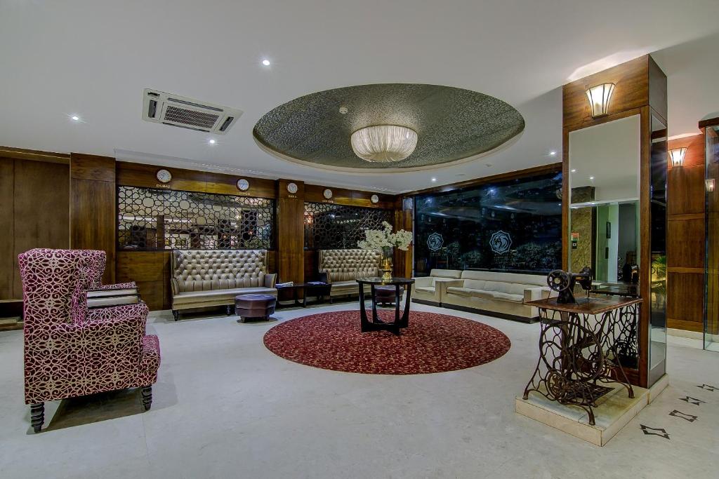 Posezení v ubytování Hotel Krone Plaza Near IGI Airport Delhi