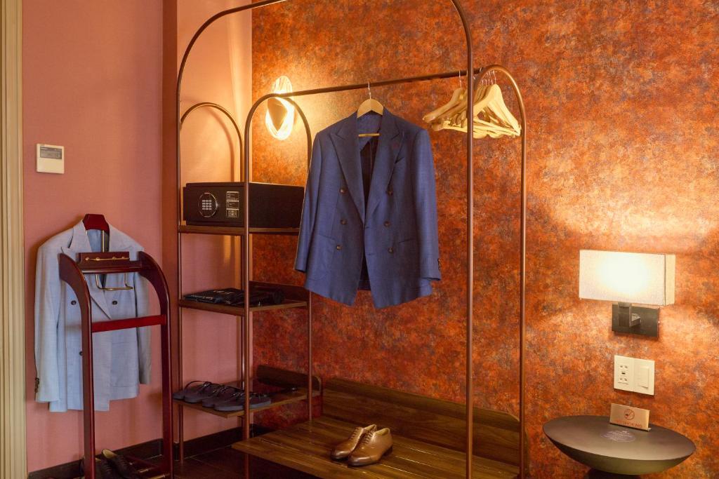 Kin Signature Suite