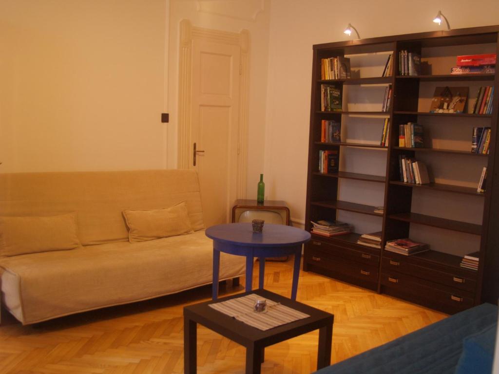 Posezení v ubytování HoBar Hostel