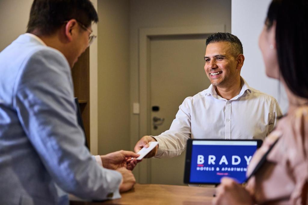 Brady Apartment Hotel Hardware Lane - Resim 20