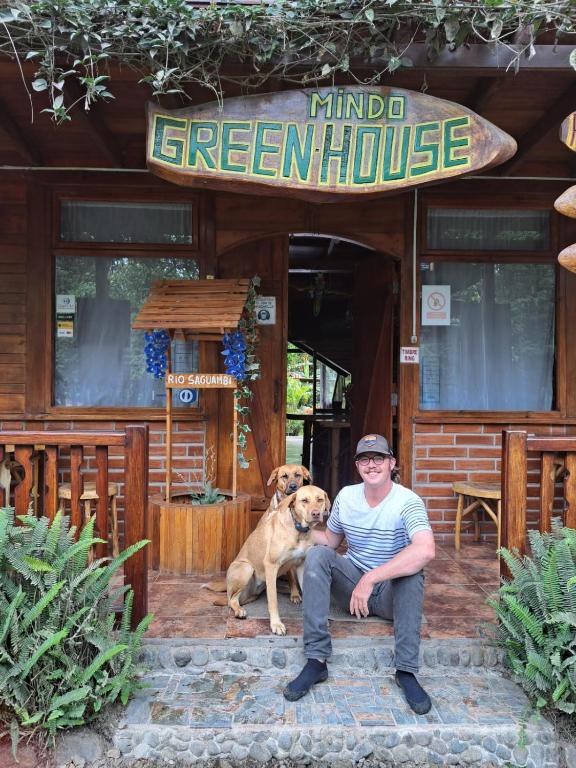 Domácí mazlíčci ubytovaní s hosty v ubytování Mindo Green House