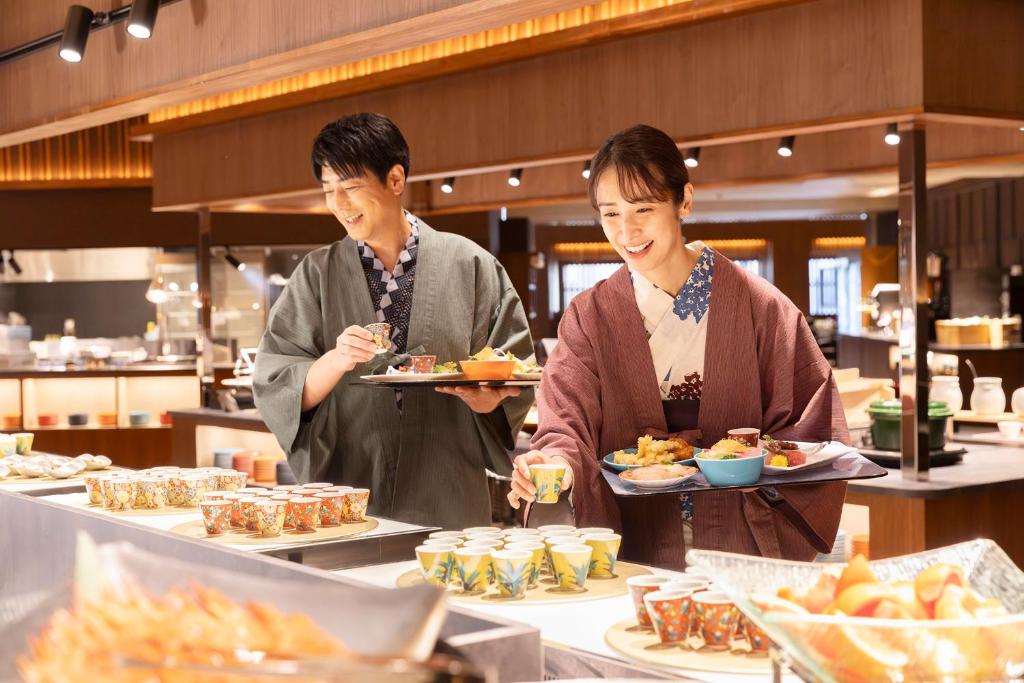 旅館の敷地内または近くでの食事または食べ物