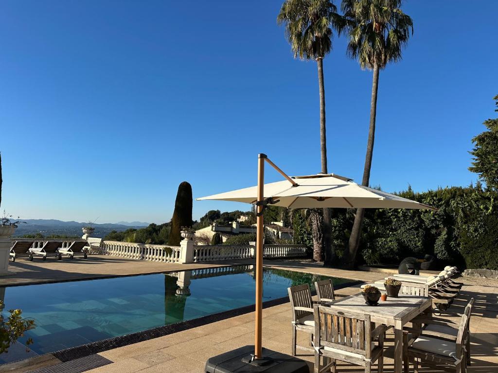 Photo de la galerie de l'établissement Melqart, à Saint-Paul-de-Vence