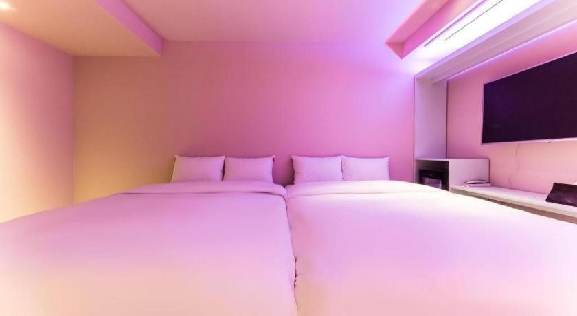 Bobo Hotel Hongdaeにあるベッド