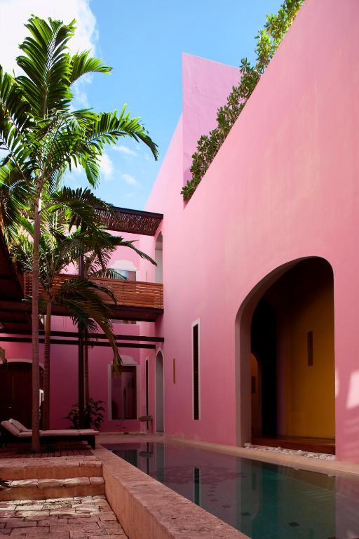 Bazén v ubytování Rosas & Xocolate Boutique Hotel and Spa Merida, a Member of Design Hotels nebo v jeho okolí