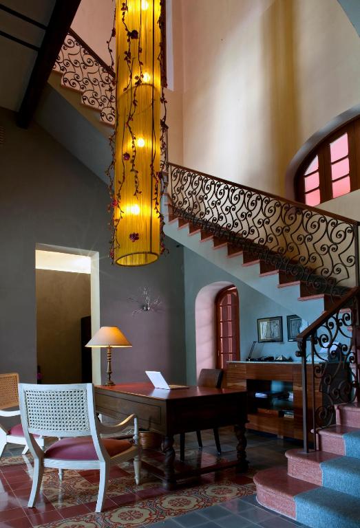 Posezení v ubytování Rosas & Xocolate Boutique Hotel and Spa Merida, a Member of Design Hotels