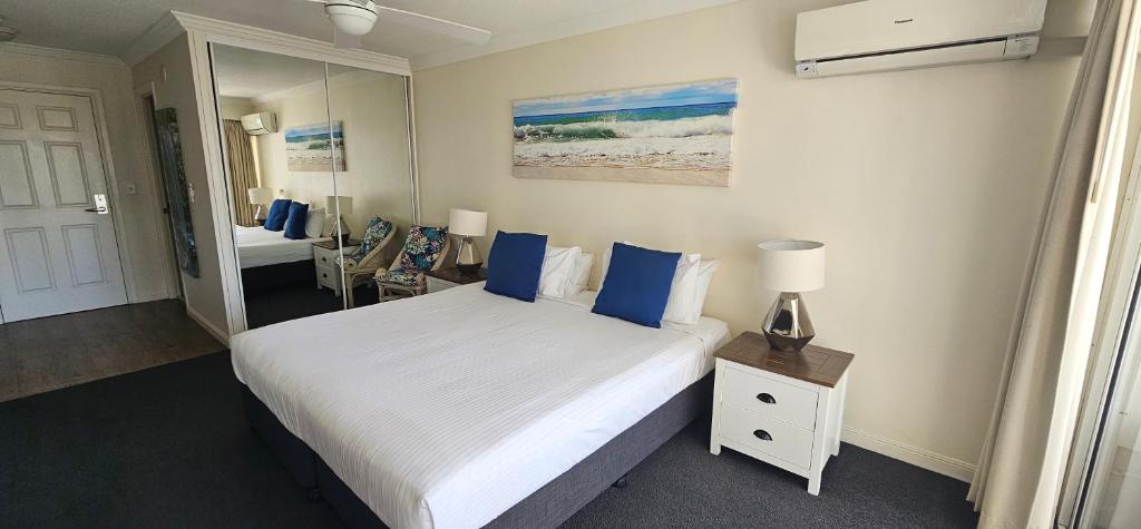 Broadbeach Holiday Apartments - 