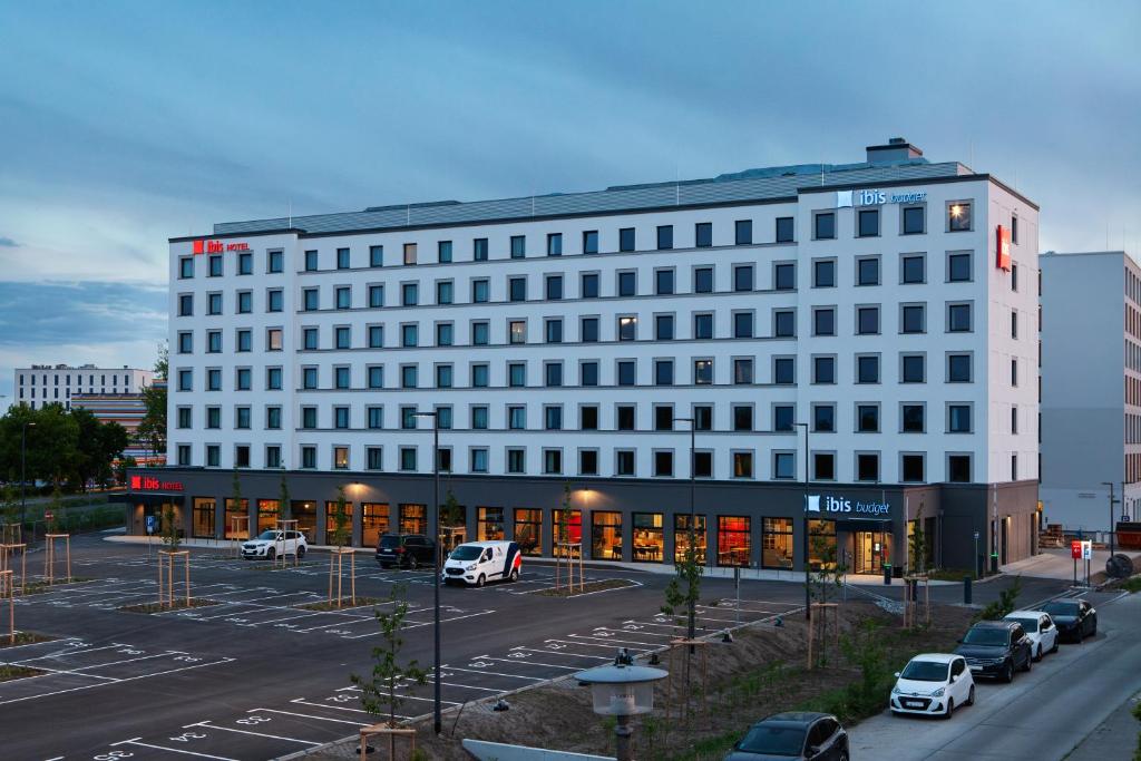 ibis budget Hotel Berlin Airport - Resim 8