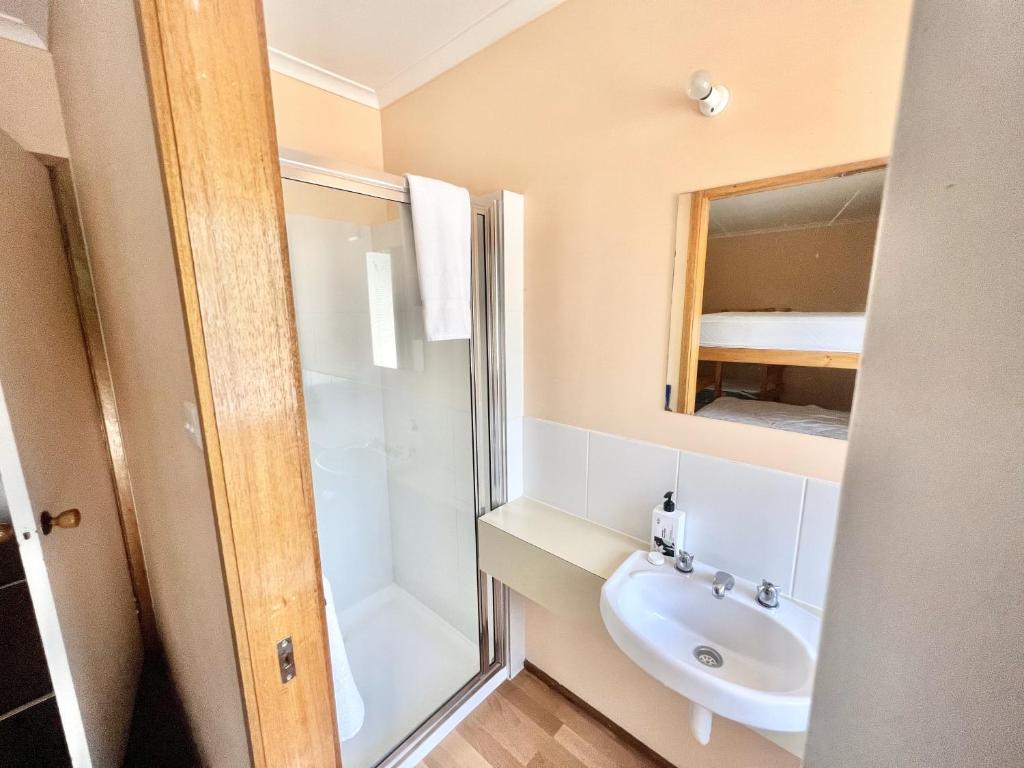 Koupelna v ubytování Albaski Lodge Room 2