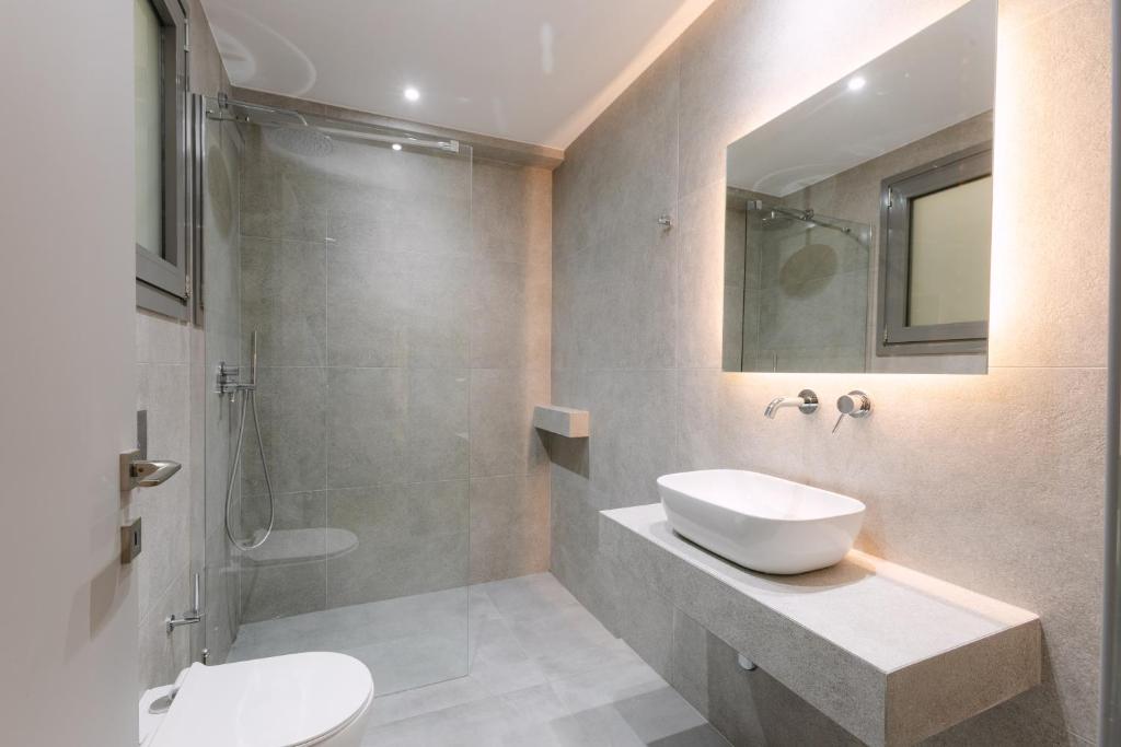 11 Reasons Why Metaxourgeio - Resim 35