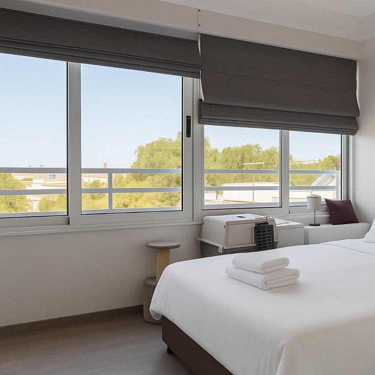 Modern 2BR Apt - Near Casino & MyMall - 3km Beach