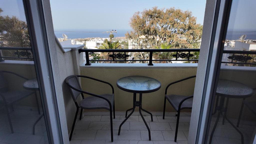 Een balkon of terras bij Hotel Santorini