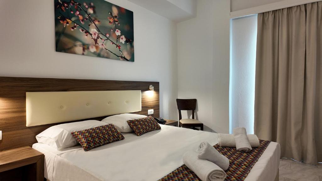 
Single Room with partial Sea View
