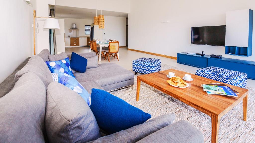 TV a/nebo společenská místnost v ubytování Latitude By Horizon Holidays