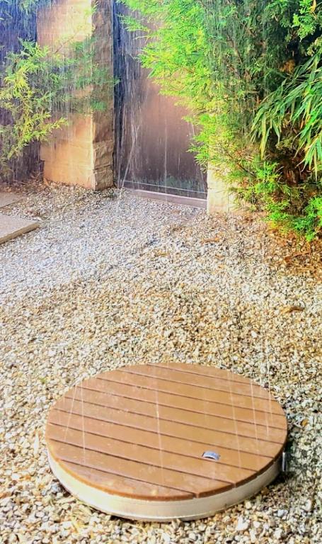 Fotografia z galérie ubytovania Havre de paix Avignon avec Jacuzzi & Sauna v Avignone