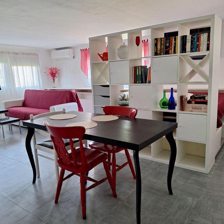Knihovna v apartmánu