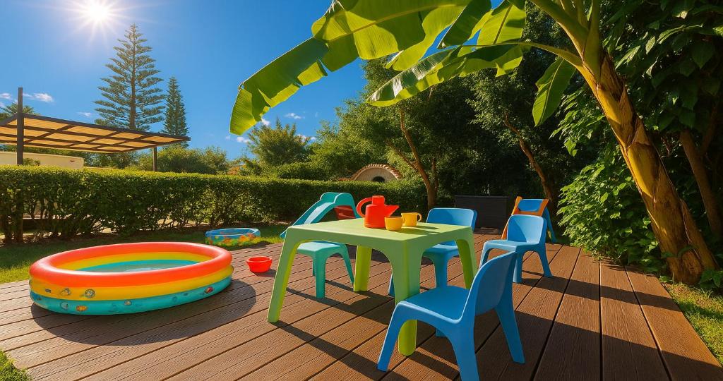 Bazén v ubytování Villa Small Paradise nebo v jeho okolí