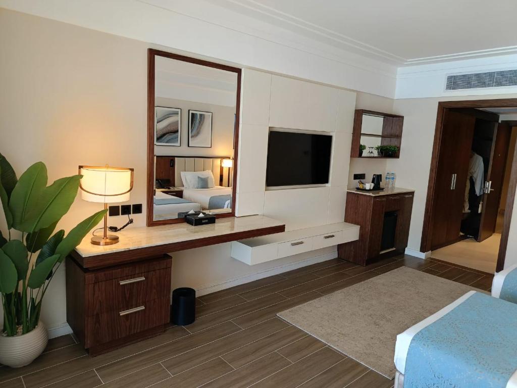 Serenity Sky Arc Resort - Sahl Hasheesh - 4