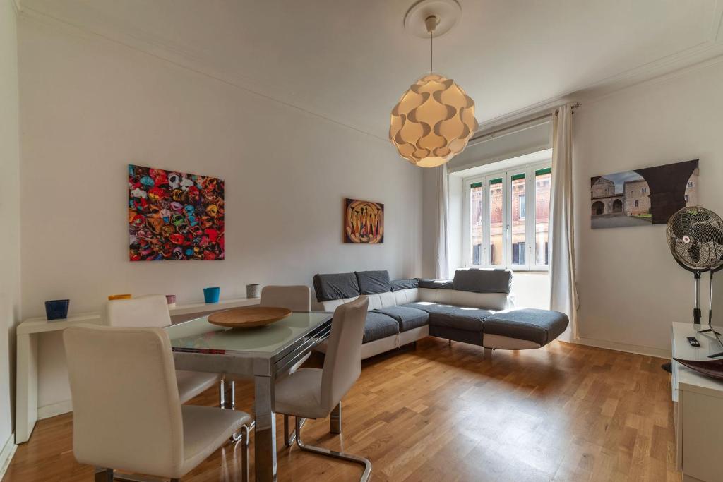 GuestHost - Bright Flat in Lungotevere Flaminio