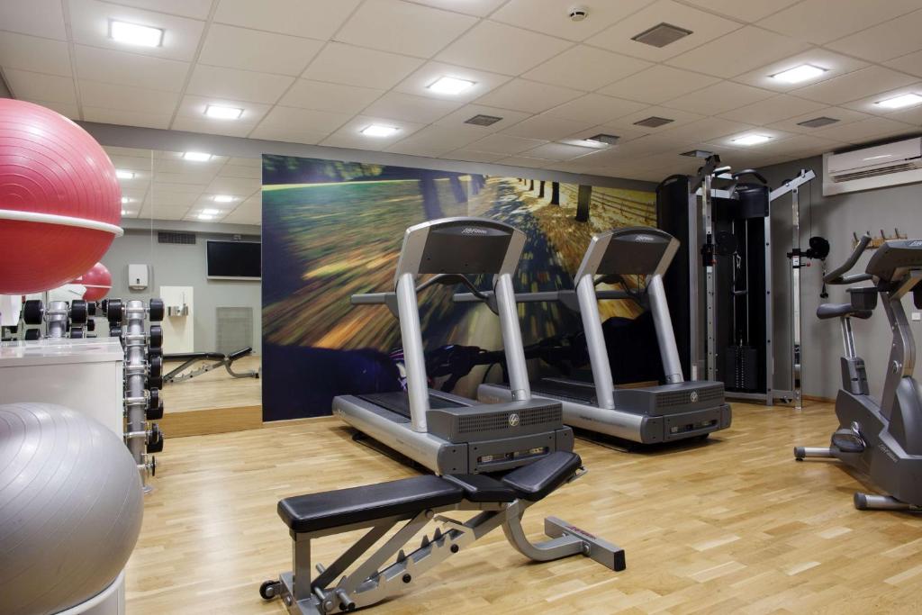 Fitness centrum a/nebo fitness zařízení v ubytování Scandic Aarhus Vest