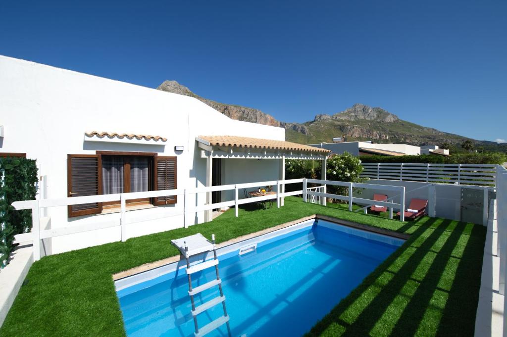 Πισίνα στο ή κοντά στο Villa Azur